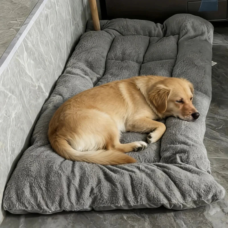 Extra Large Plush Dog Bed Sofa Thickened Super Soft Polyester Pet Mat Dog Crate Mat Bed